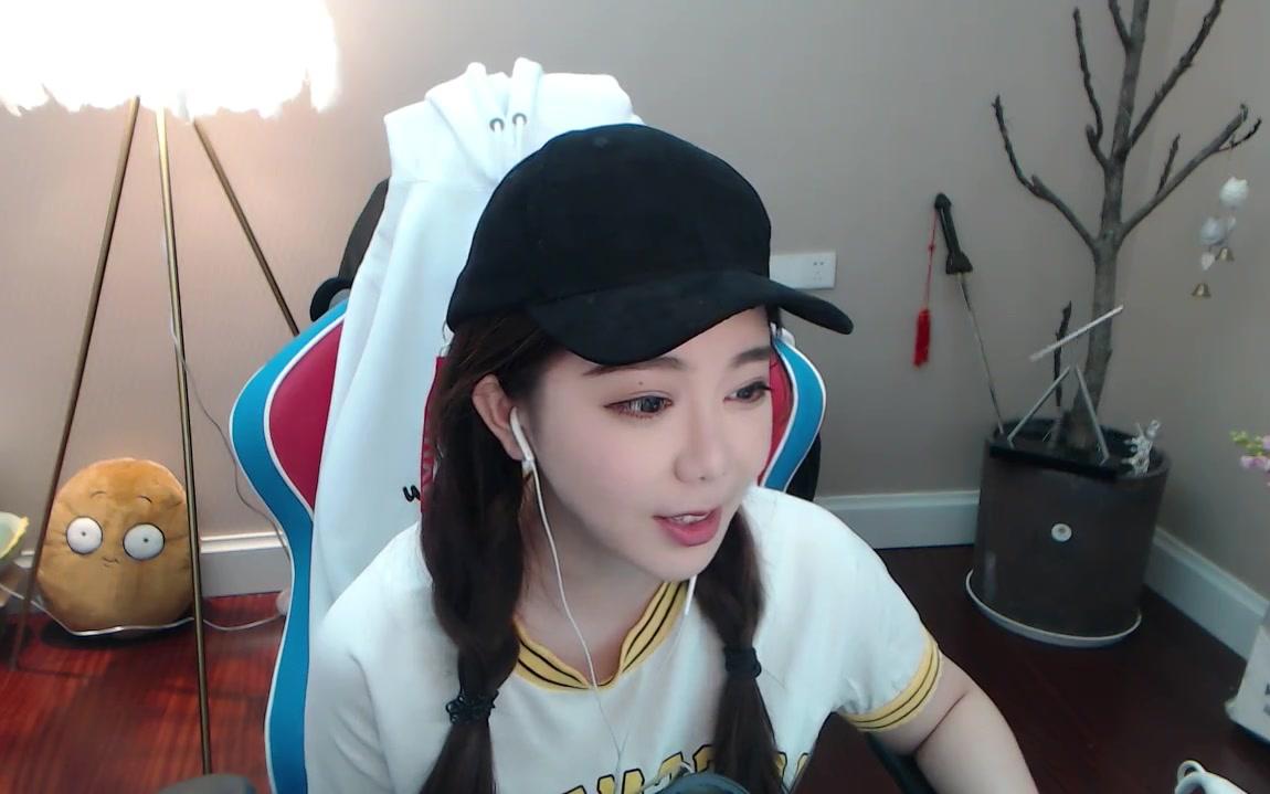 刘飞儿faye20180518斗鱼标题想我了吗小饼干们