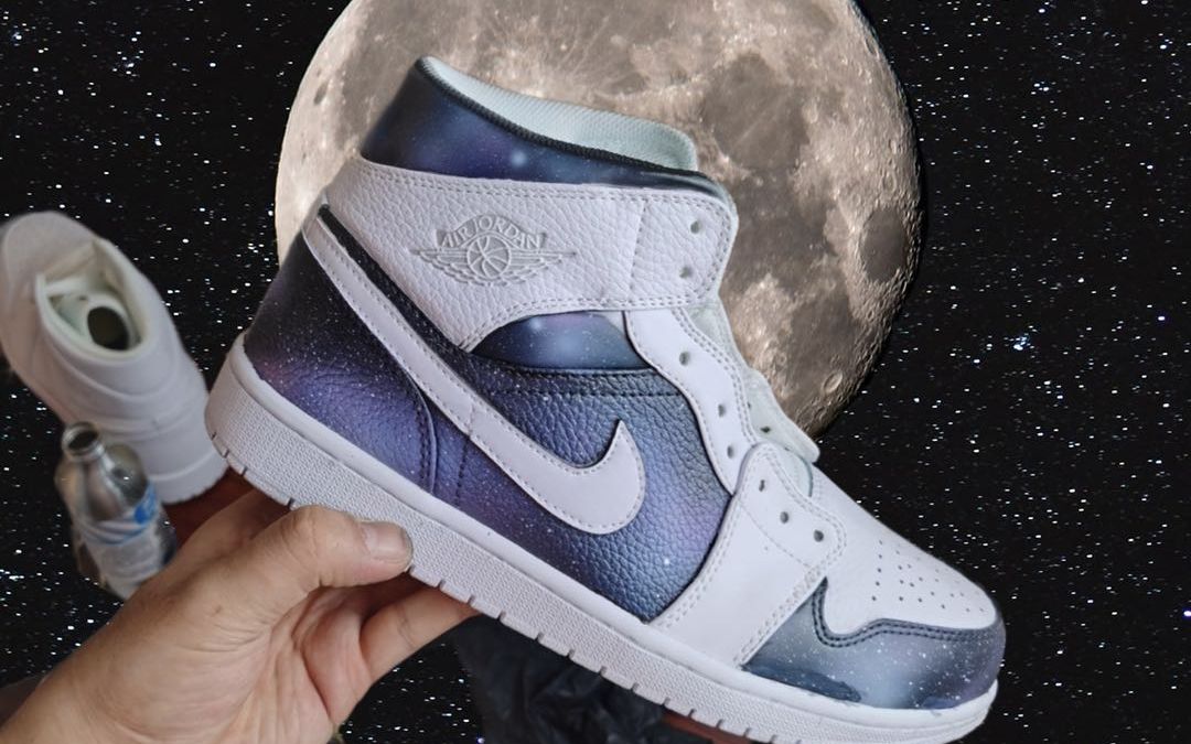 一名高中小妹妹 用零花钱 给她暗恋男生定制一双星空aj1 你看出这双鞋