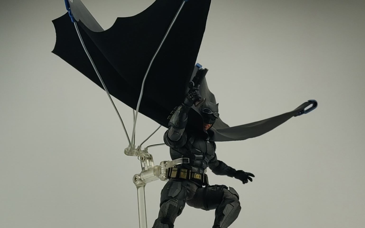 mezco one:12 正义联盟 战术甲蝙蝠侠