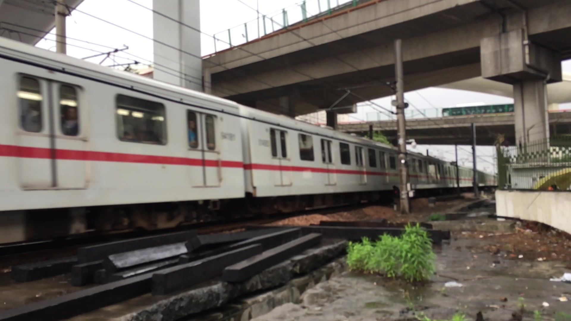 上海地鐵1號線列車過岔