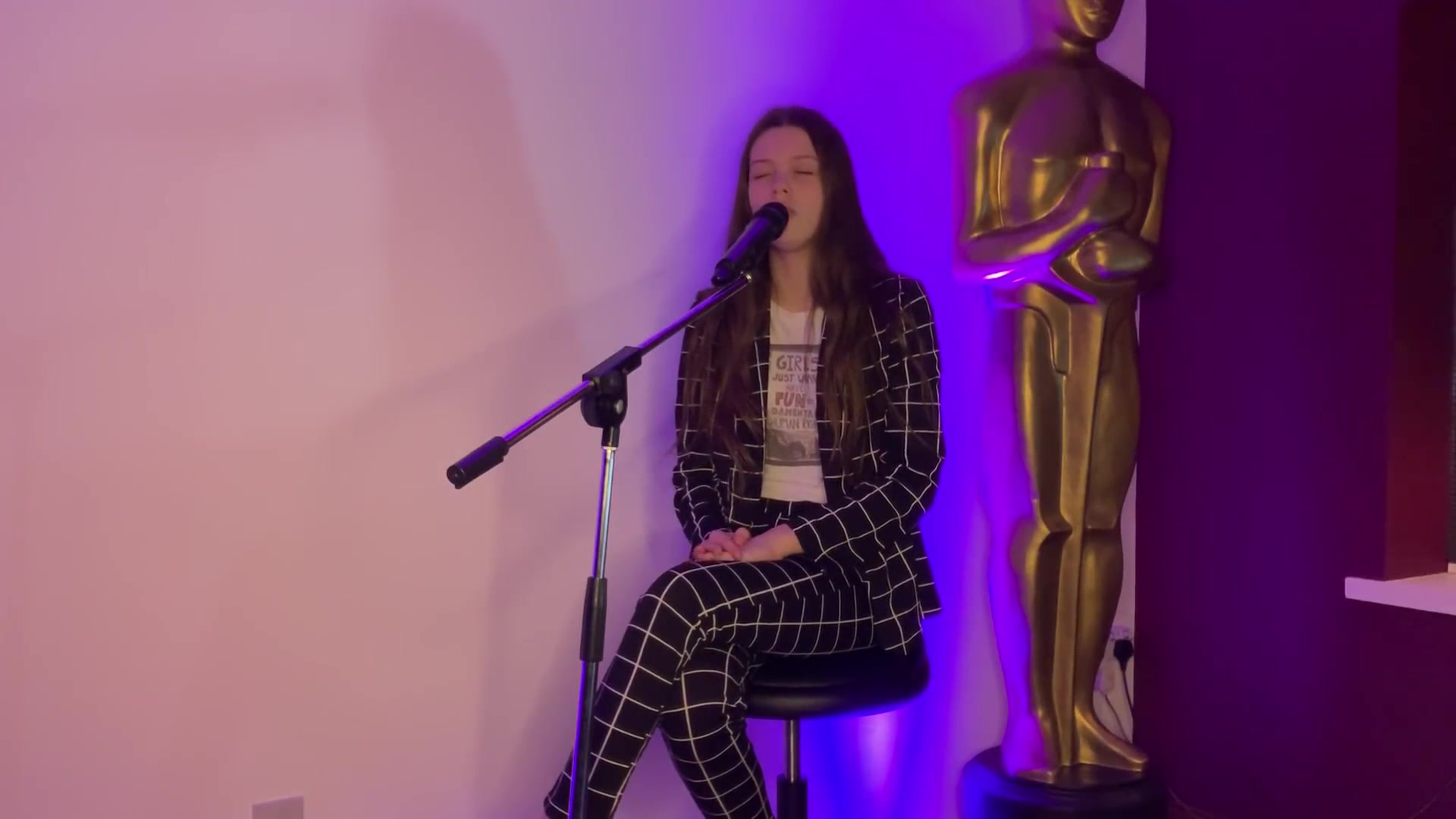 [图][1080p60]Courtney Hadwin - Pretty little thing (Funky version)