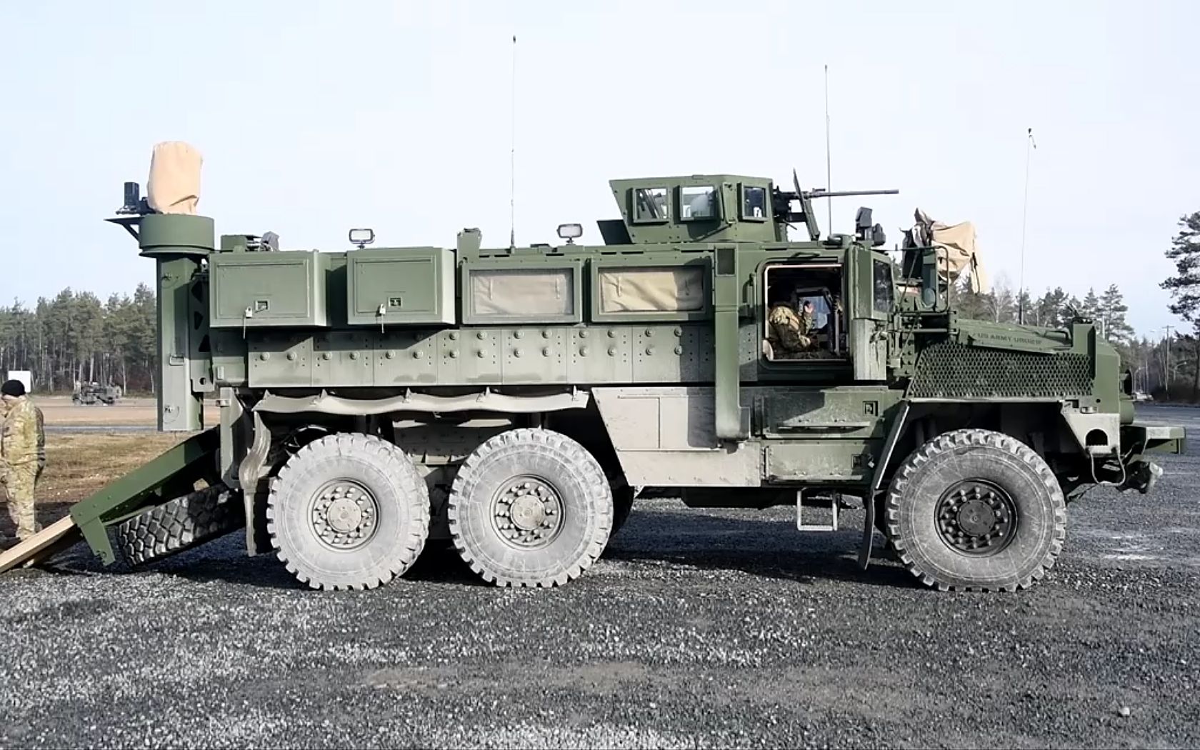 美军工兵部队在德国秀装备