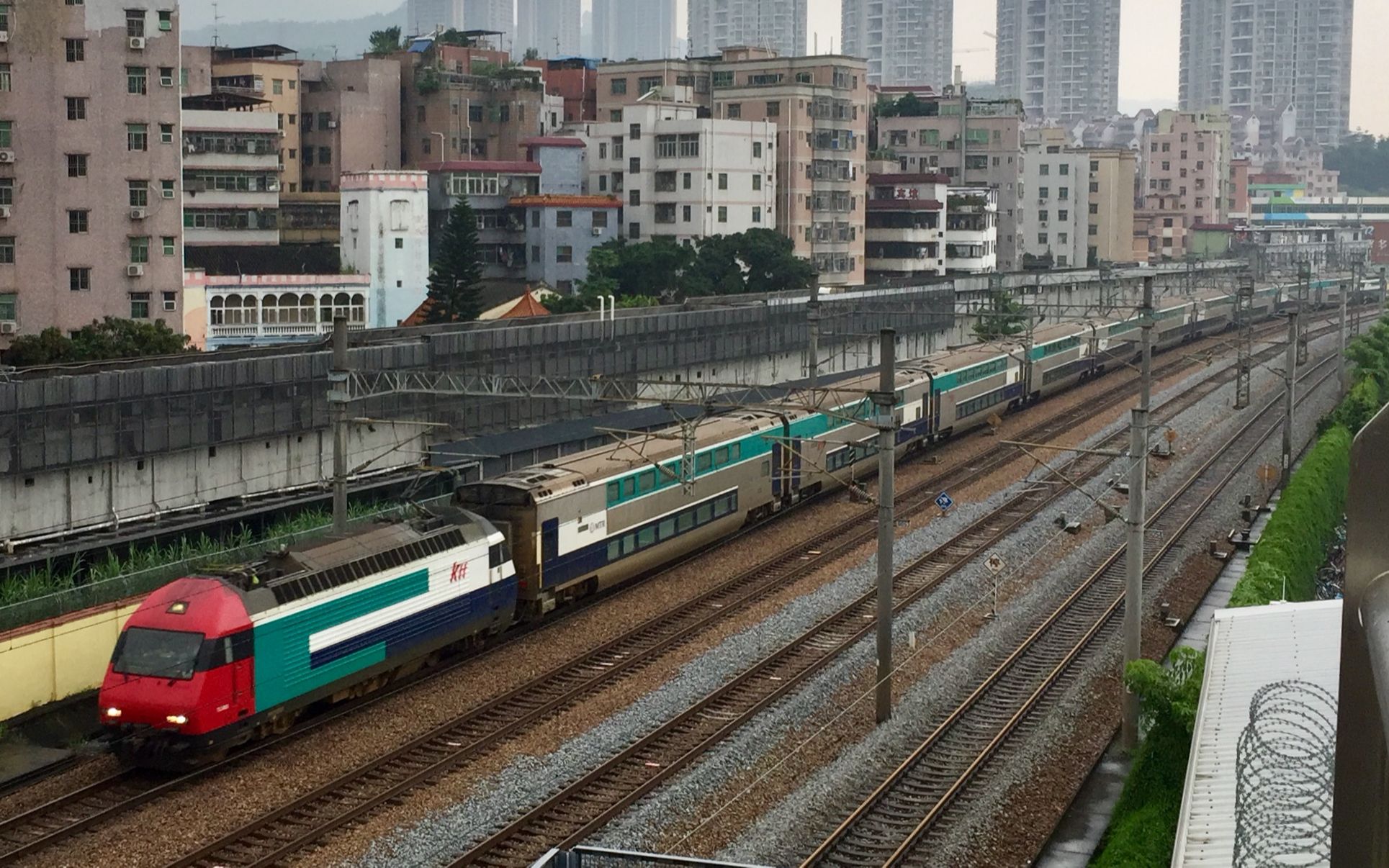 【广深铁路】广九通ktt列车通过深圳工业站_哔哩哔哩 (゜-゜)つロ