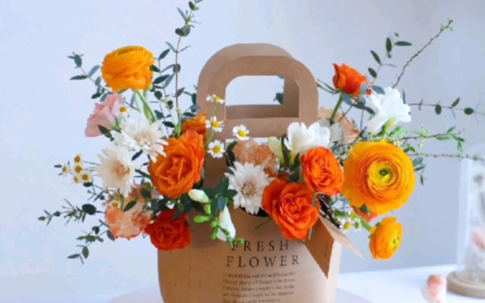 三八节纸盒插花见山是熔岩巨兽见海是潮汐海灵见花是荆棘之兴唯独见了