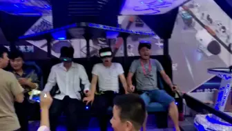 惊险刺激的飞行影院给你不一样的电影体验