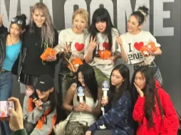 Video herunterladen: NewJeans 和 2NE1合照