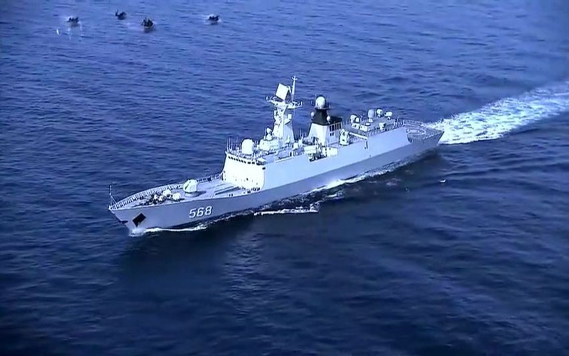 海盗抢占运货轮船,被华夏海军及时发现,激战一触即发