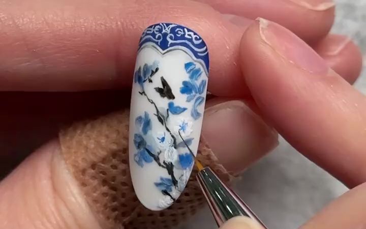 彩绘青花瓷 美甲教程