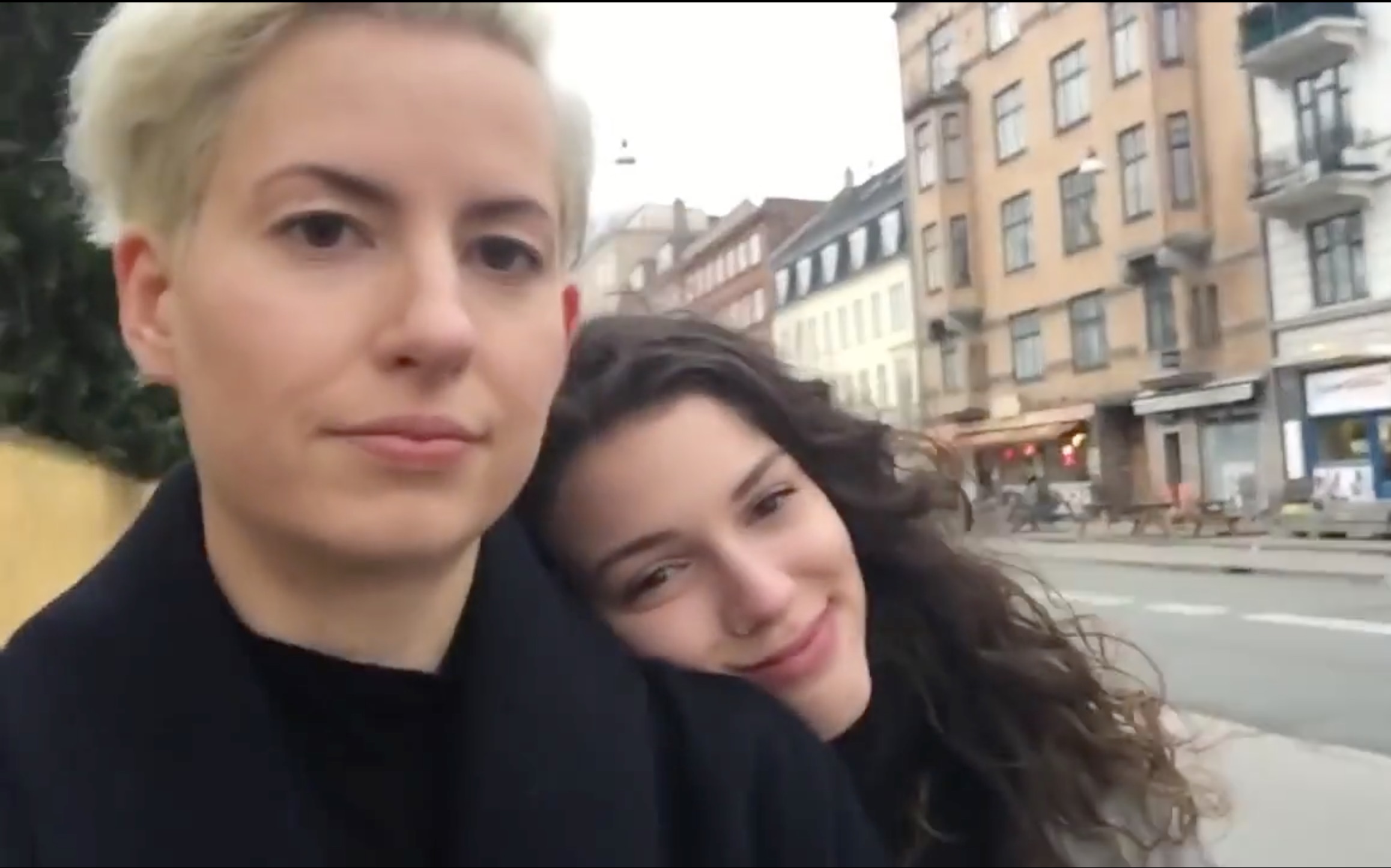 [图][中字]Alexis & Lilian - REUNION VLOG_ BERLIN AND COPENHAGEN GUIDE