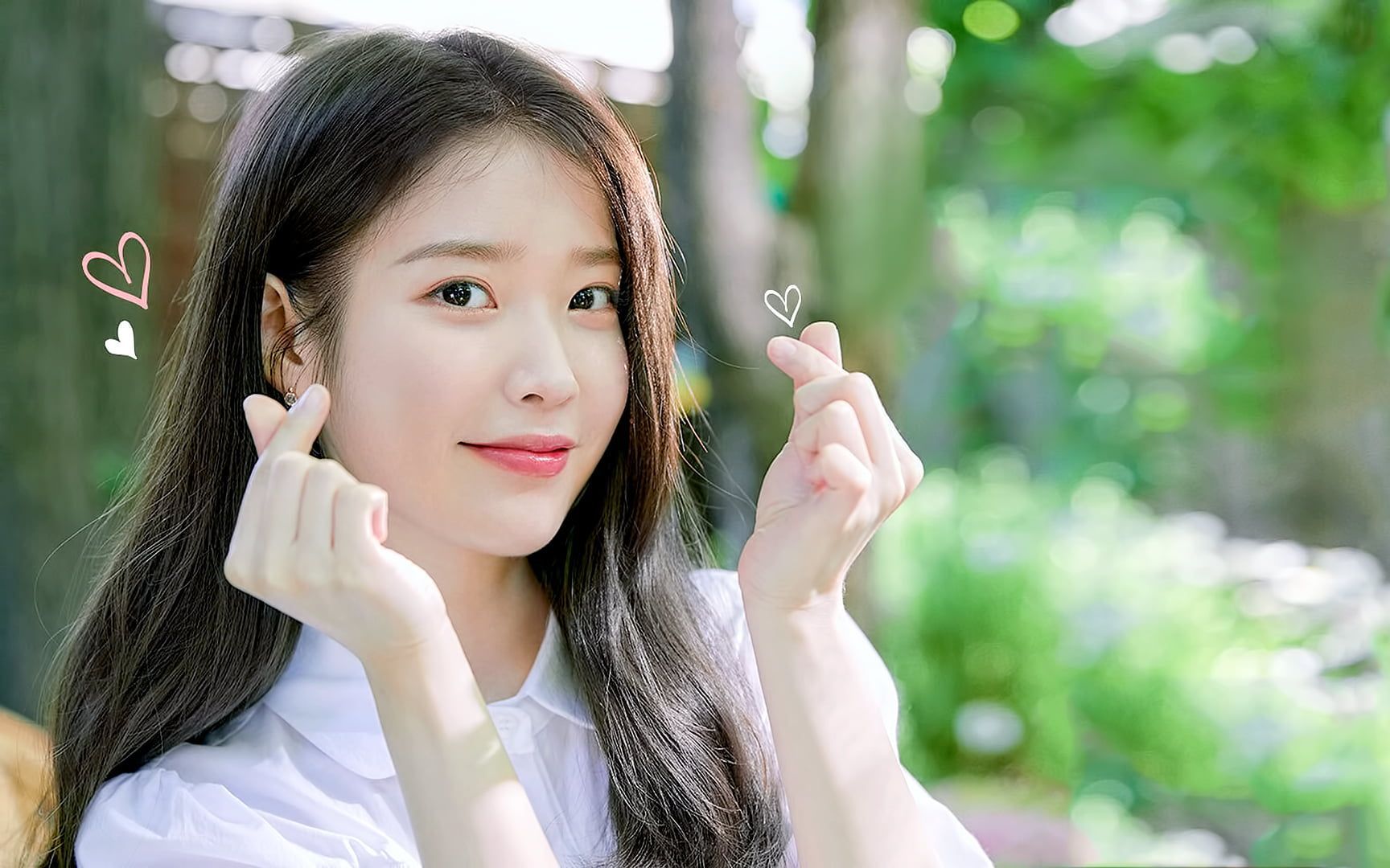 活动  【iu】她冲我比心了,她心里有我