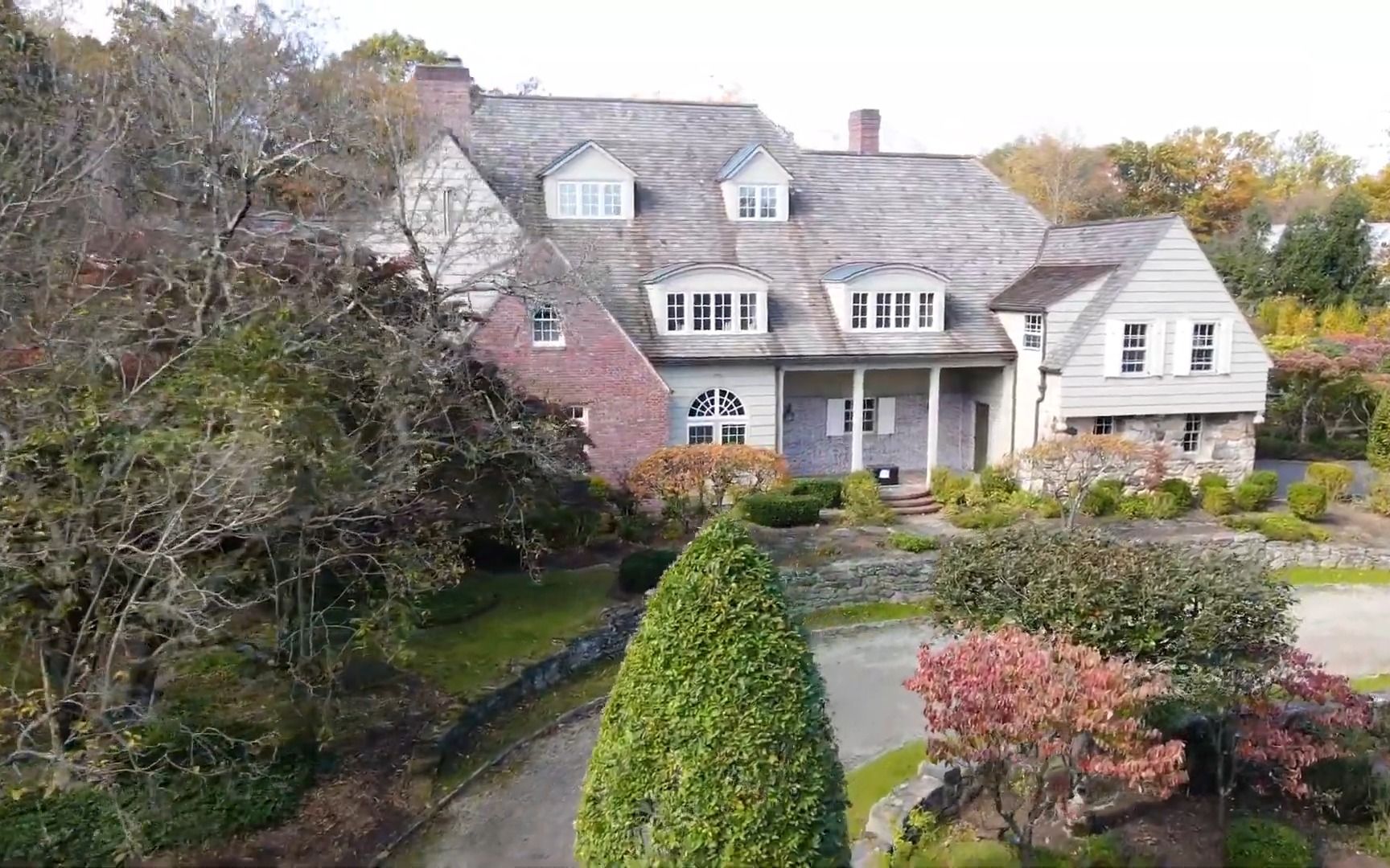 【豪宅欣赏】康涅狄格州配有泳池和精致庭院的风景如画般的奢华庄园