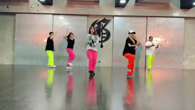 [图]【DARA】达拉、经纪人、YG dancer 菲律宾热门歌曲Tala舞蹈挑战，经纪人太可爱啦