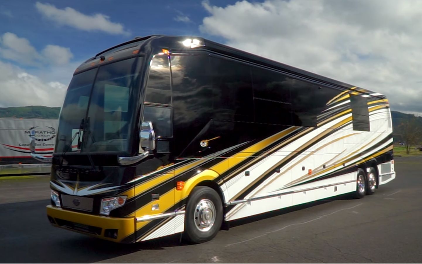 美式a型大巴房车 - 2022 marathon coach 1348_哔哩哔哩_bilibili