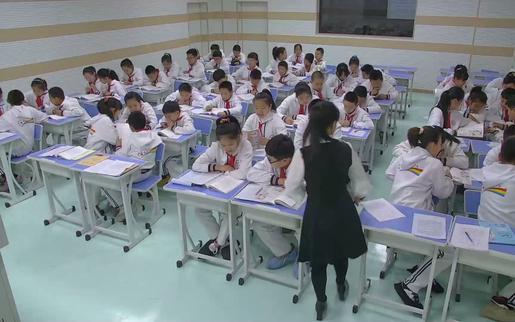 [图]308统编版小学语文五年级上册第六单元《慈母情深》第一课时优质课公开课教学视频+课件+教案(00h19m36s-00h26m08s).mp4