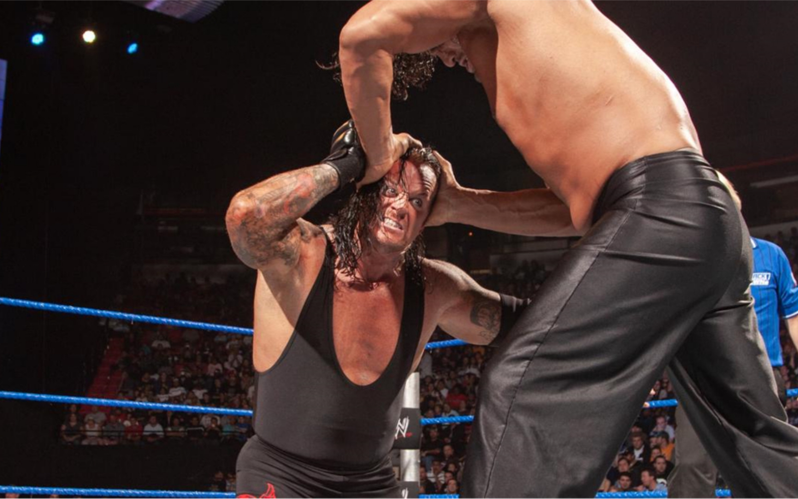 送葬者再战巨人卡里轻松破解鹰爪功击退大秀哥