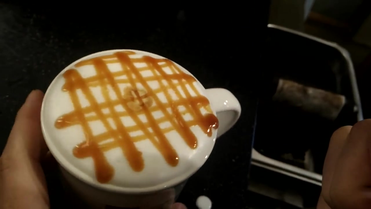 制作星巴克焦糖玛奇朵Starbucks Caramel Macchiato哔哩哔哩bilibili