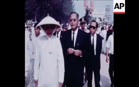 1975年4月28日越南共和国末任总统杨文明就职哔哩哔哩bilibili