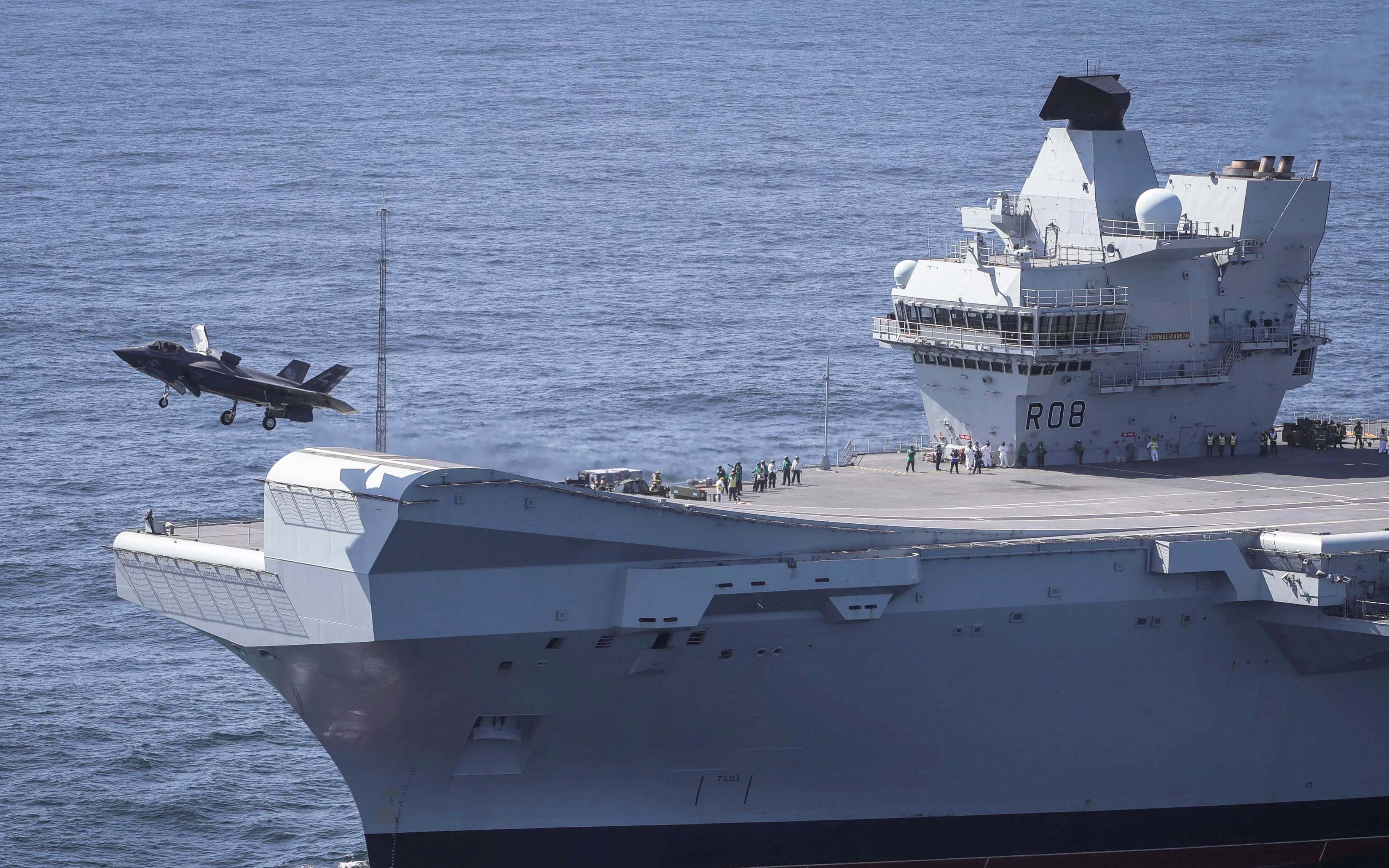 hmsf35在伊丽莎白女王号航母试飞