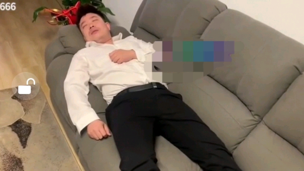 正装黑袜大叔醉酒