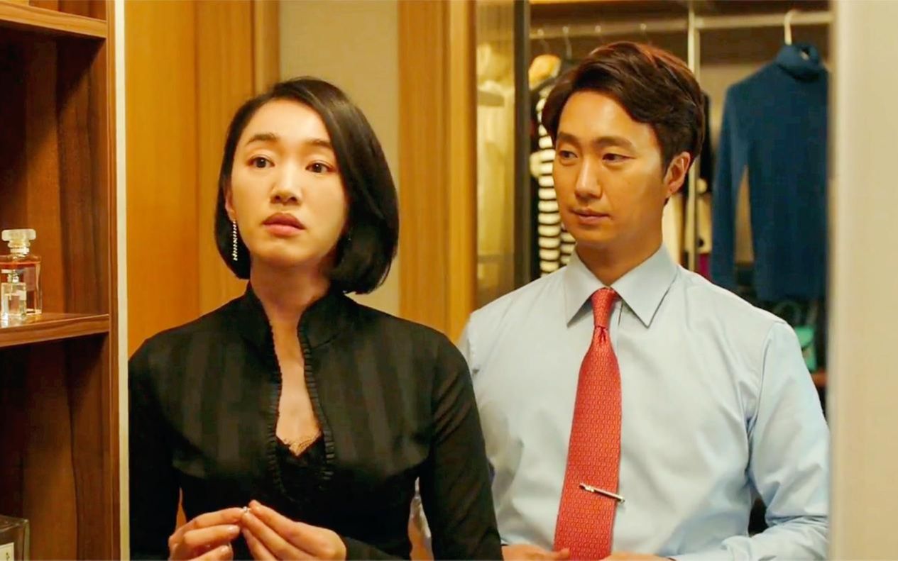 年薪百万的中产夫妻为了上位不择手段最终却被权贵玩弄于股掌