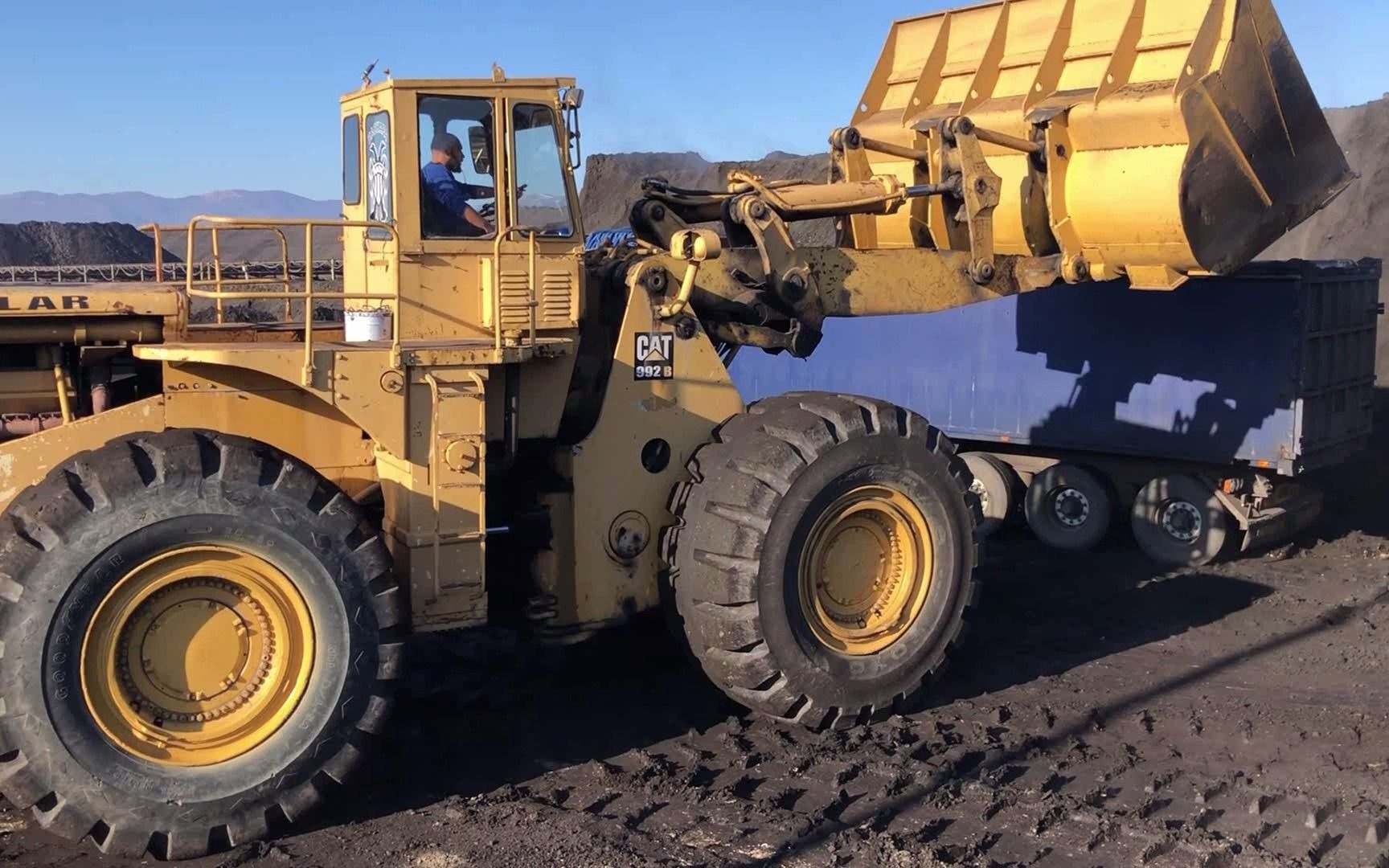 卡特彼勒992b轮式装载机 - mmc
