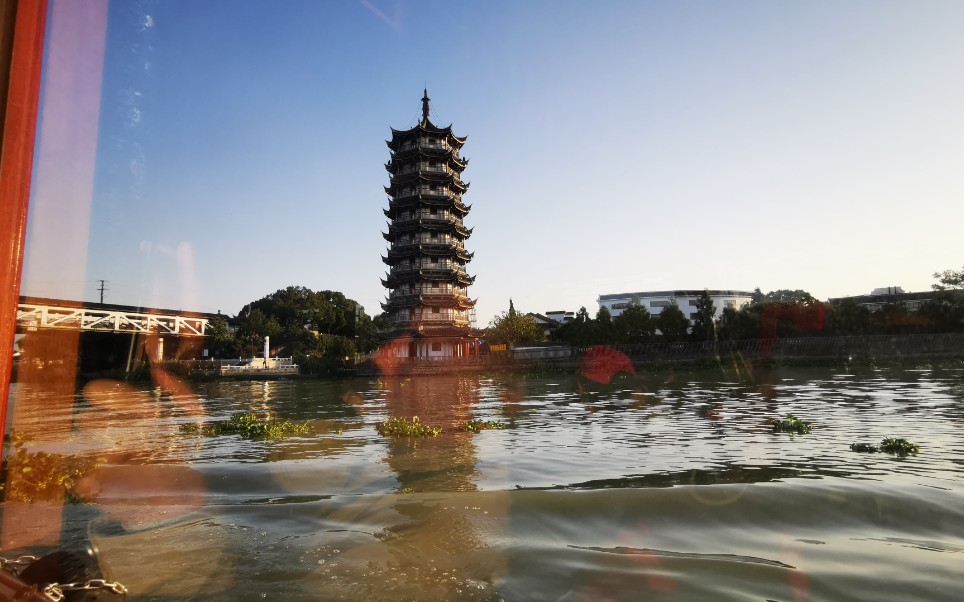 坐画舫游览白蚬湖,抵达江南第一周庄