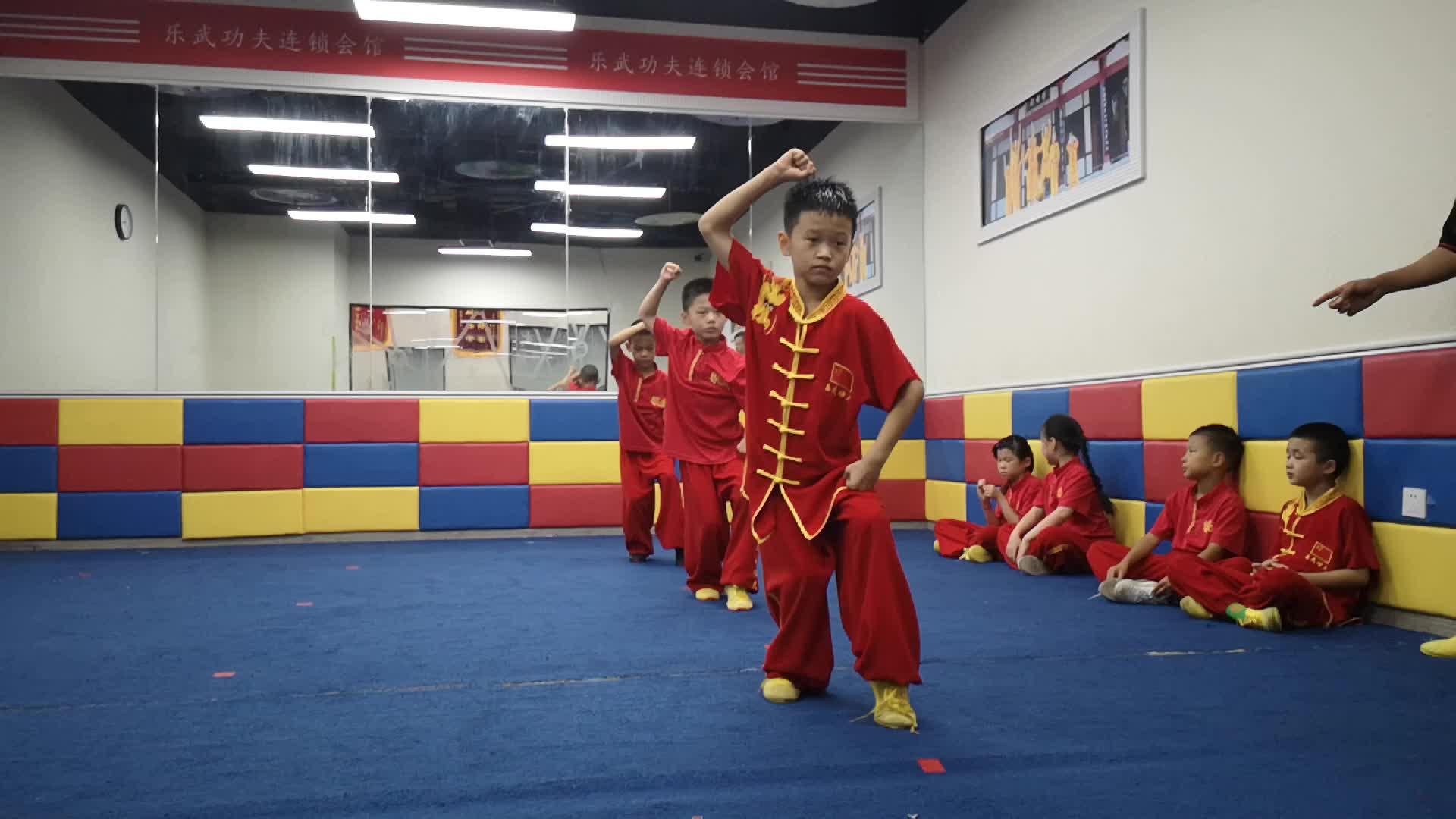 吃的是苦 练的是志 强的是心 #少儿武术 #日常训练 #坚持与自律 #意志