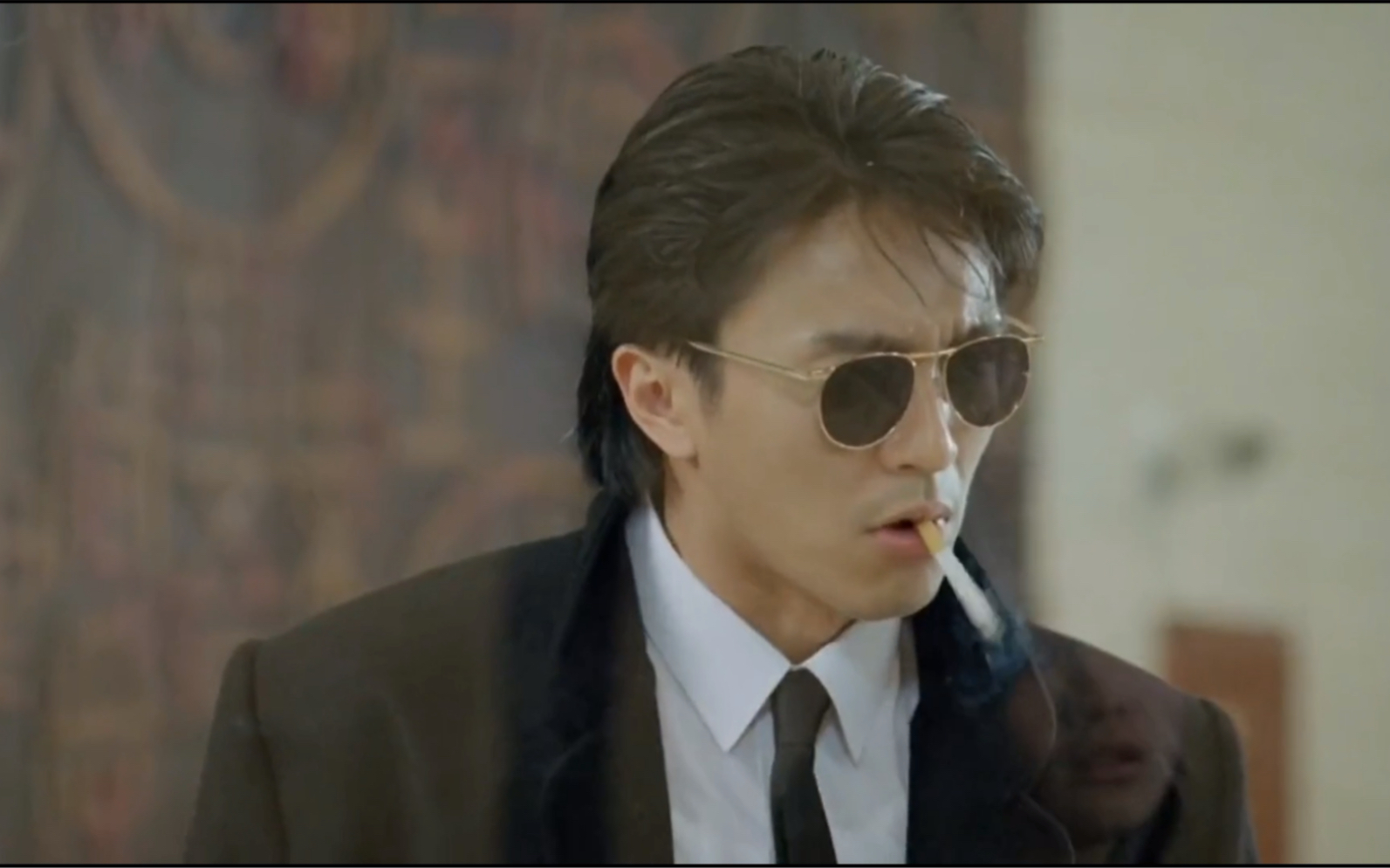 星爷抢银行这段,小时候没看懂,现在看秒懂忍不住笑了