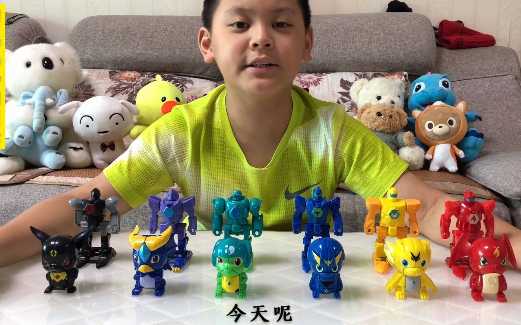 [图]小翔试玩武装精灵6款战神合体,分享三种有趣玩法,你们最喜欢哪一种?