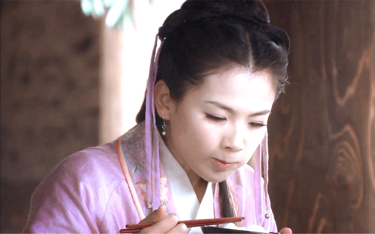 刘涛林默娘下山