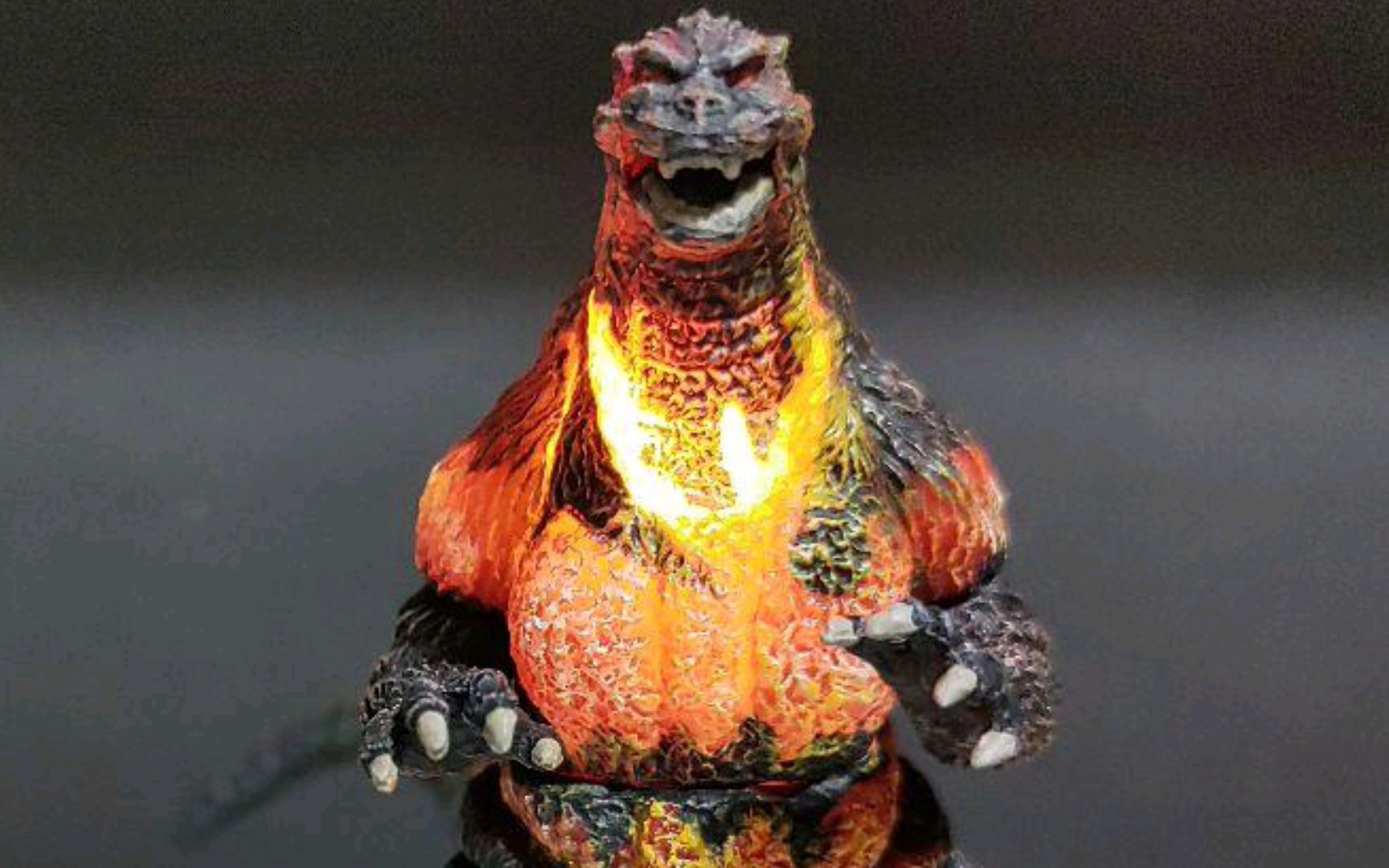 随手发~红莲哥斯拉扭蛋重涂加灯,日本网友出品,视图赏析!