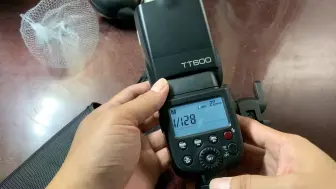 Télécharger la video: TT600 闪光灯玩到最后还是用手动的