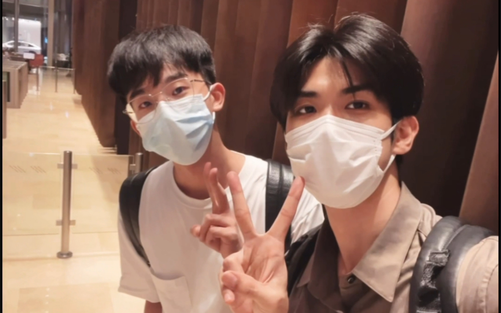 【双律】李晋晔 x 何运晨 / 你是我朝夕相伴触手可及的虚拟