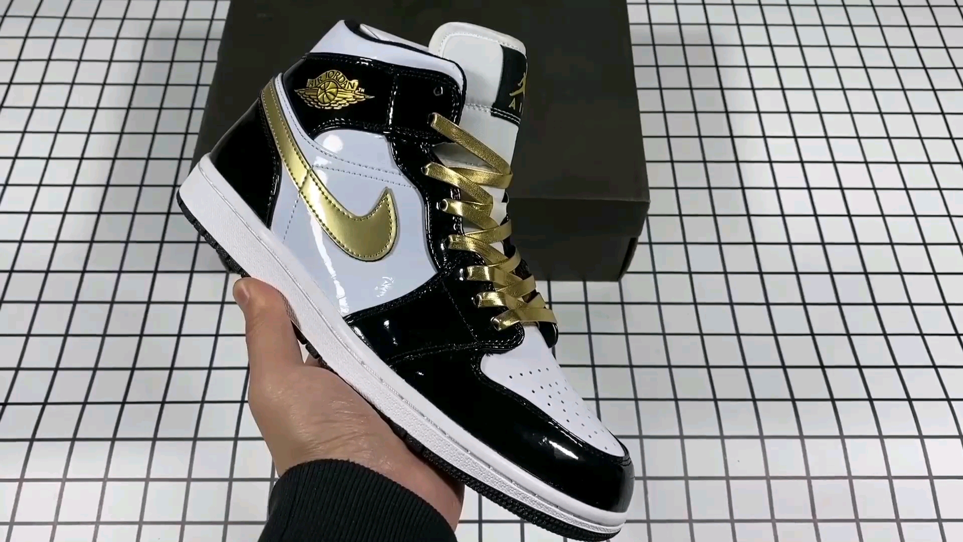 ajjordan1mid漆皮小黑金中帮nike668669男女同款头层皮