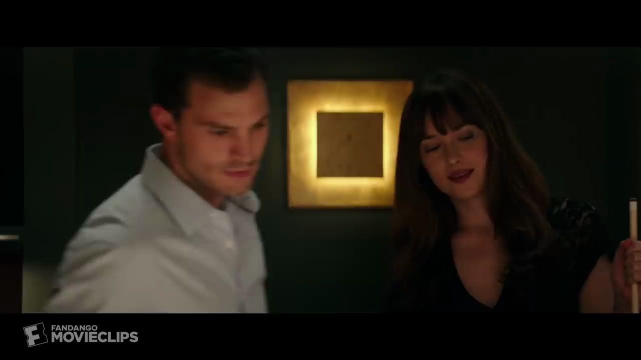 【Fifty Shades Darker 】 性感场面达妹跟南叔在线教你玩桌球 A Friendly Wager Scene (510) Movieclips哔哩哔哩bilibili