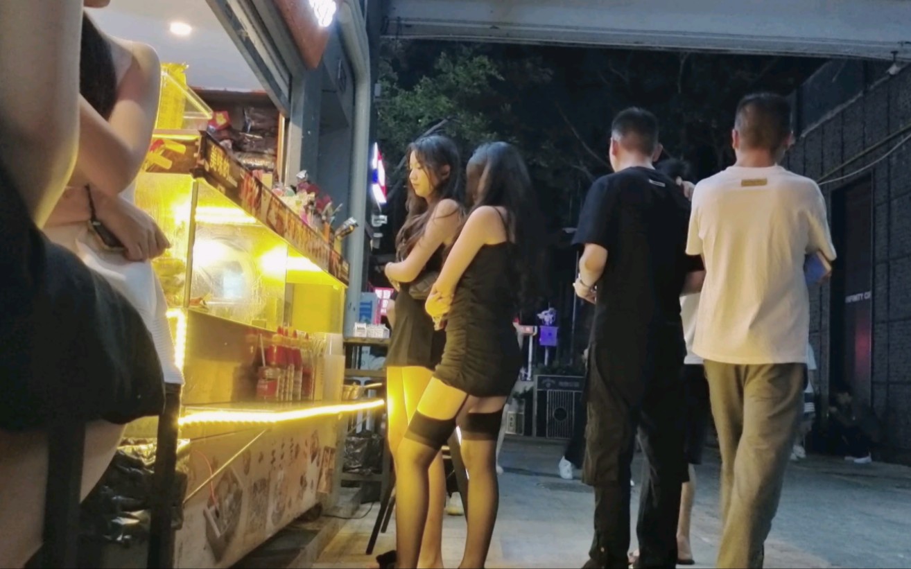 4K街拍:深圳夜生活,穿吊袜的美女!4k walk china,Bar Street,Nightlife,shenzhen city哔哩哔哩bilibili