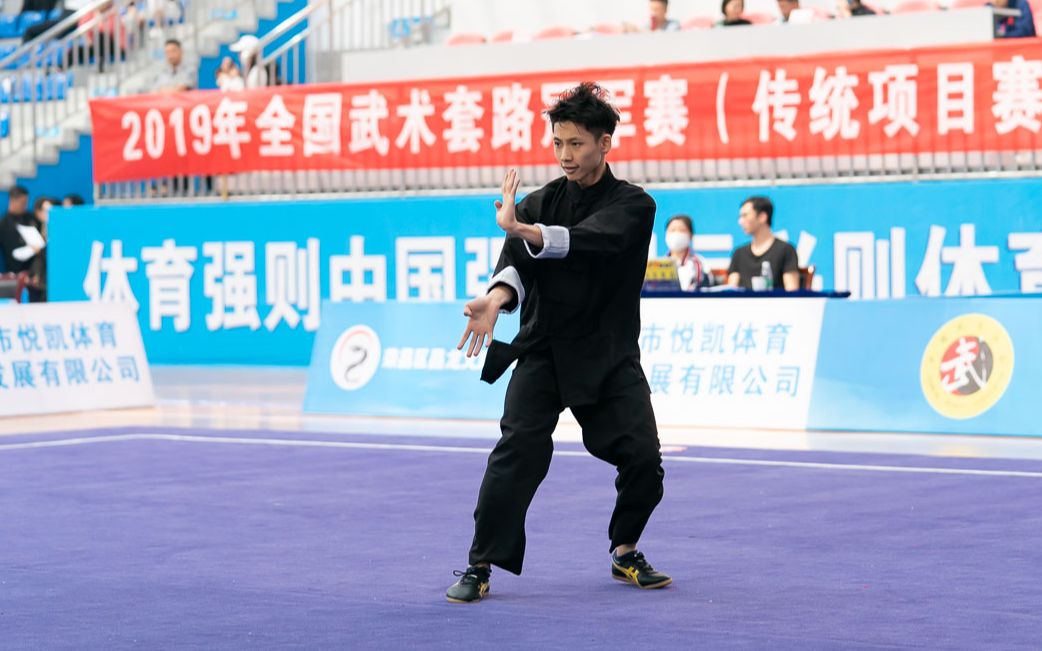 [图]男子南拳 第2名 广东 杨富华 8.84分 2019年全国武术套路冠军赛(传统项目赛区)