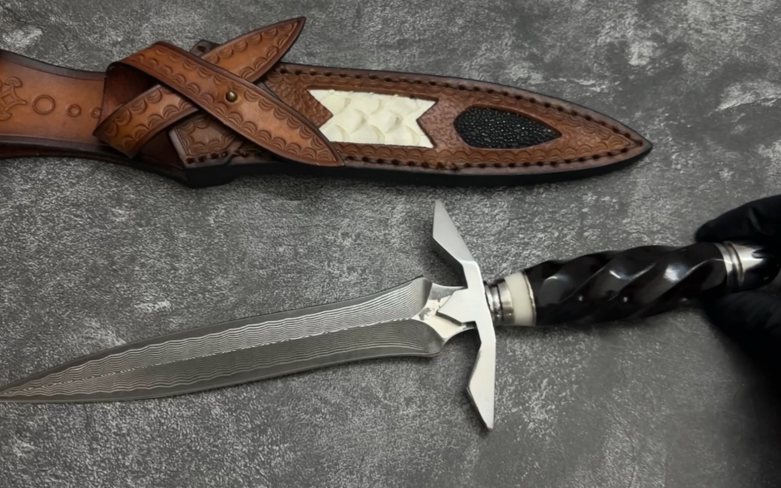 手工锻打进口vg10大马士革钢刀