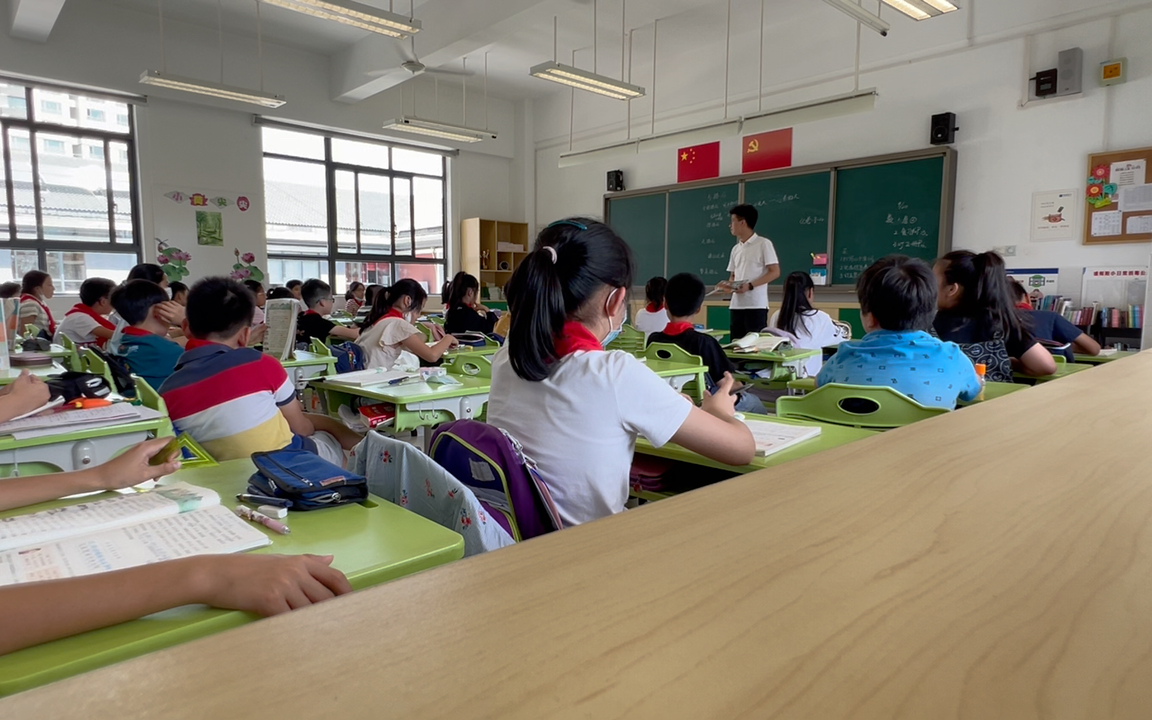 [图]五上《5 搭石》第二课时教学