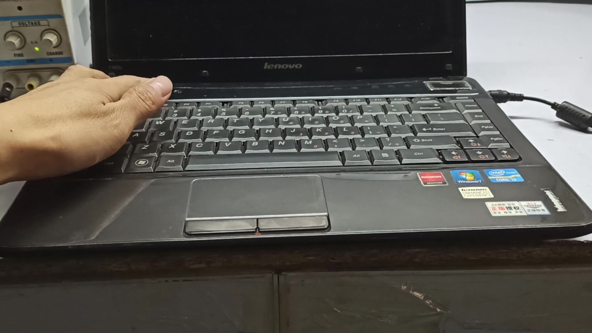 联想y460p笔记本电脑啪的一声关机黑屏后的诊断流程