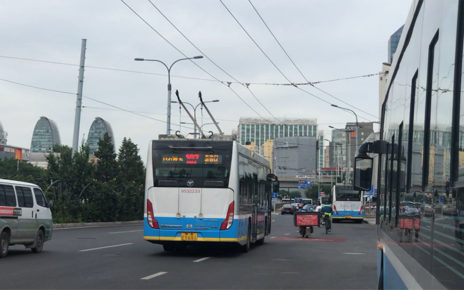 北京公交107路动物园降杆_哔哩哔哩_bilibili