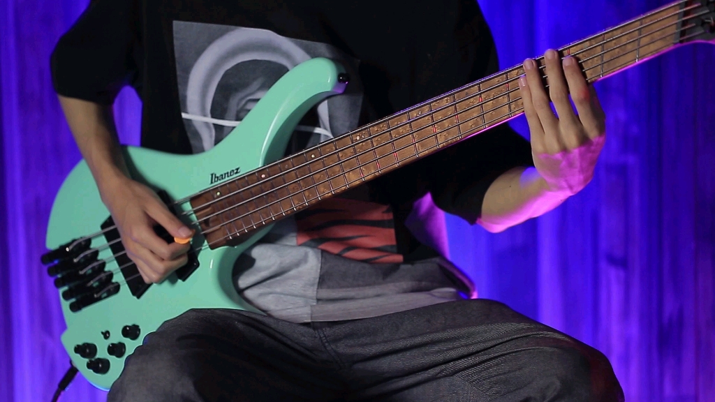 你管这个叫弹贝斯