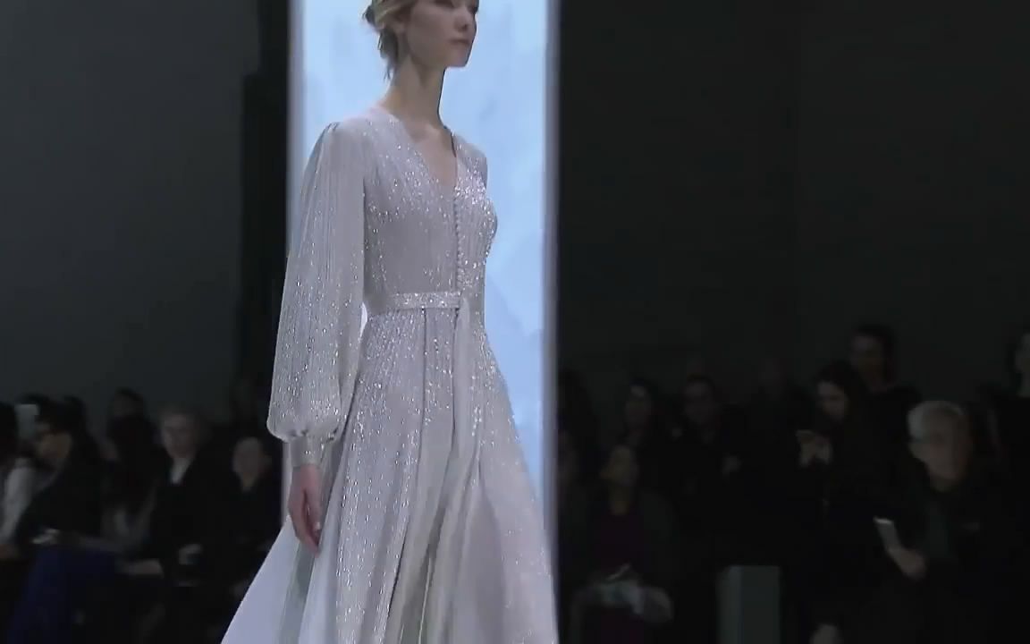 英国时装品牌Ralph & Russo(拉夫ⷥ⧴⩲015年SS高级时装秀场哔哩哔哩bilibili