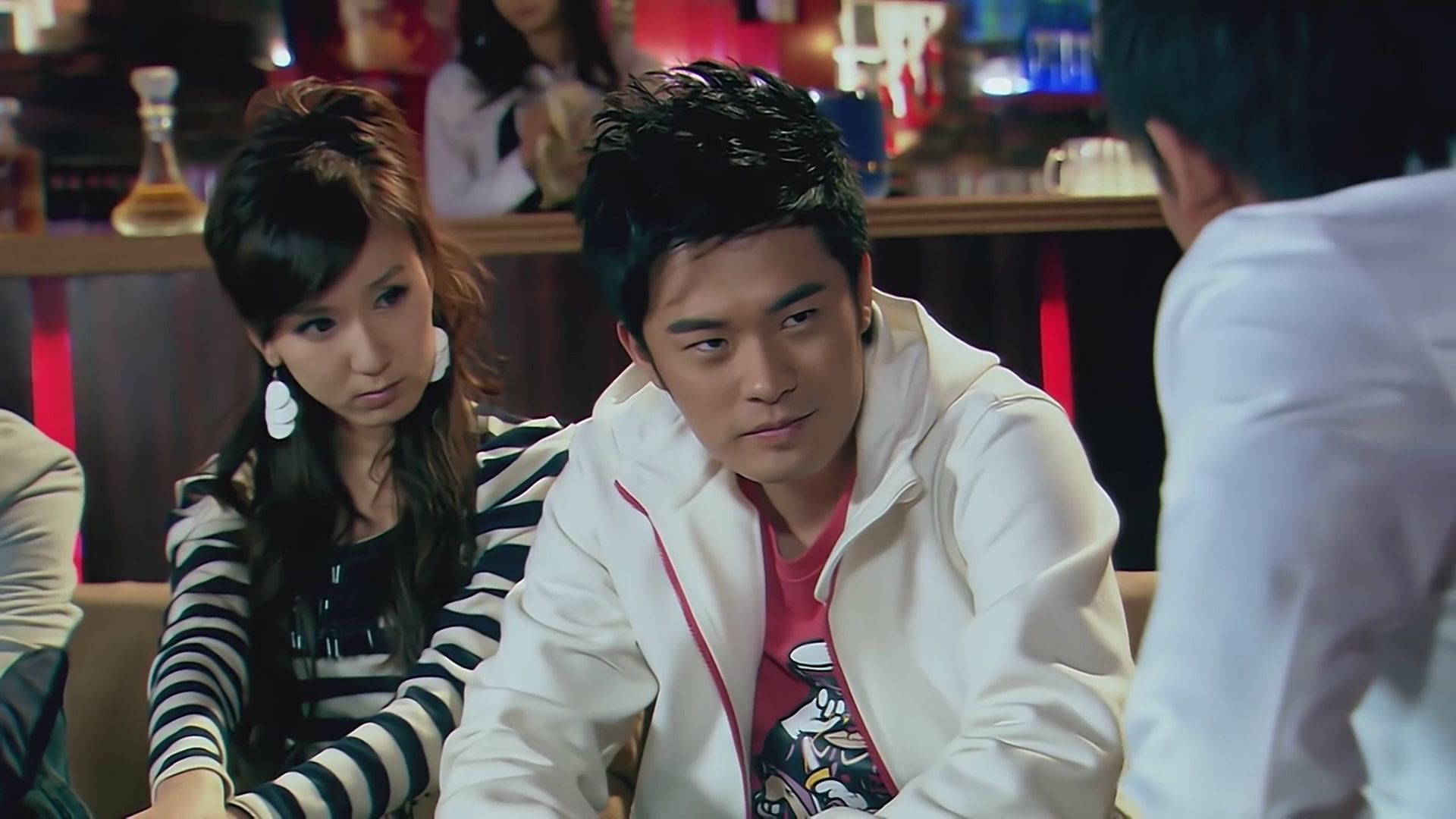 爱情公寓2e1p2-我猜到开头,却猜不到结局