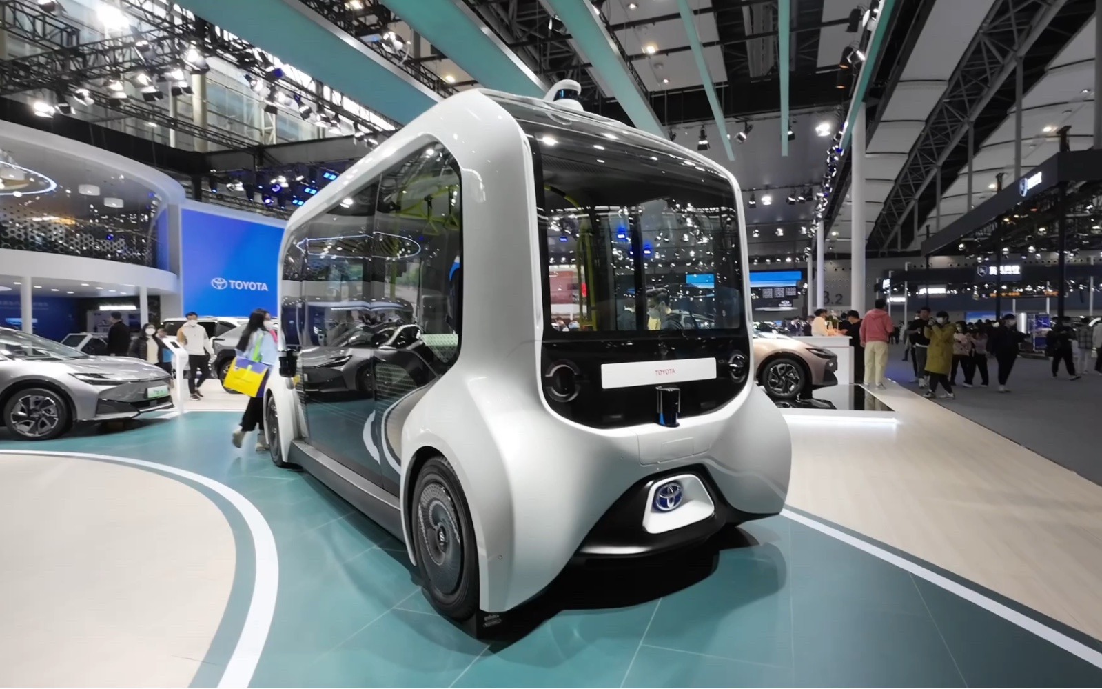 冬奥同款!丰田 全自动无人驾驶小型公交车 e-palette 实车体验