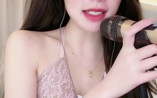 腿精小野马的抖音直播间 - 抖音直播