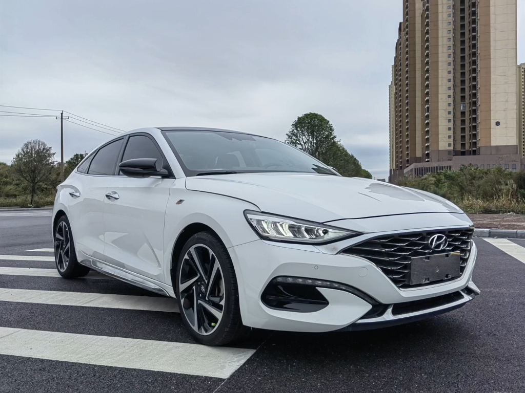 现代 菲斯塔 2019款 280tgdi 智享版 国v