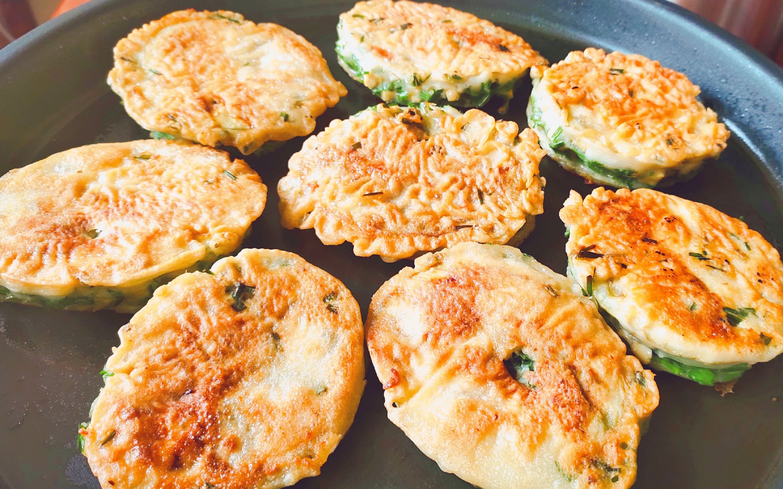 煎茄盒的家常做法,一点也不油腻,好吃还能当饭_哔哩哔哩 (゜-゜)つロ