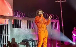 Download Video: 【现场】J.Cole - No Role Modelz #London 02 Arena#15/10/2017