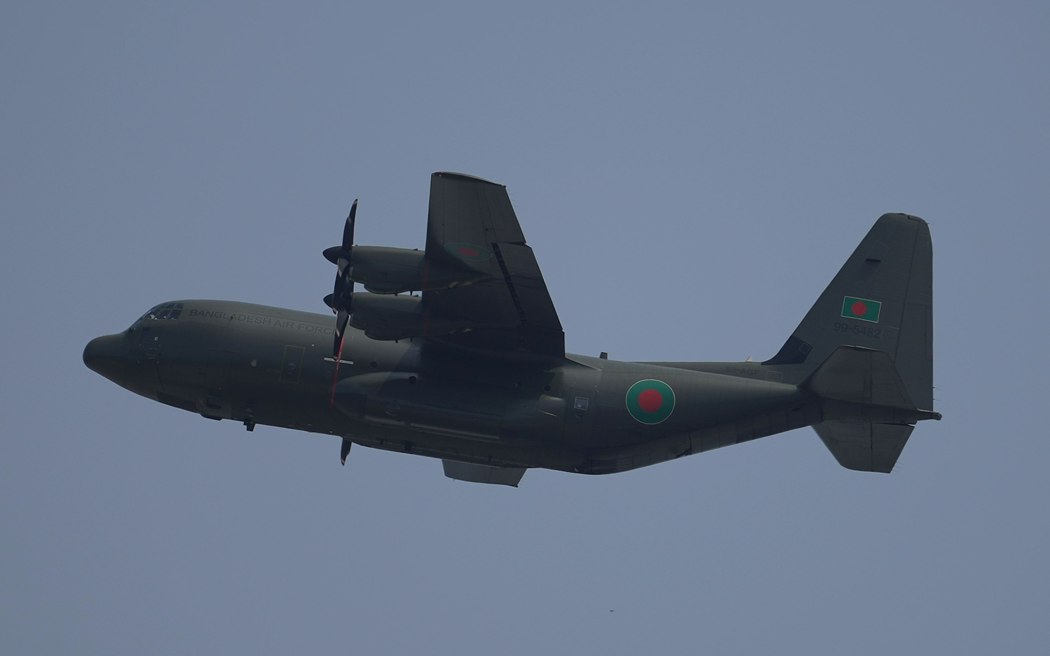 孟加拉国空军c130j s3-agf/99-5482 pek跑道36r起飞_哔哩哔哩_bili